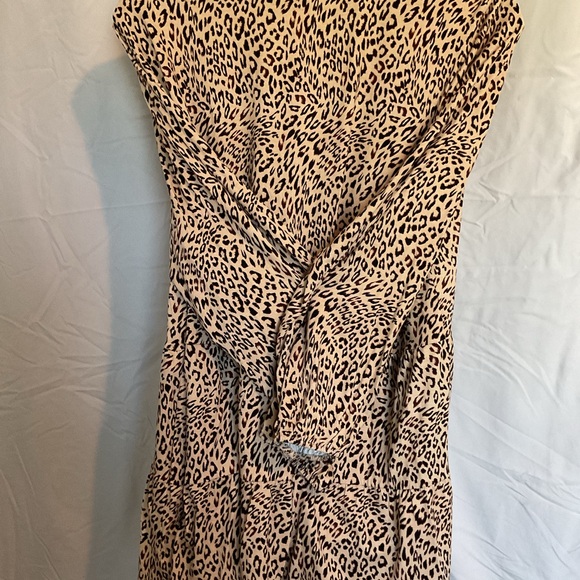 Wonderly Plus Size Tiered Tunic. Cheetah print. Size 4X. Long sleeve - Picture 3 of 5